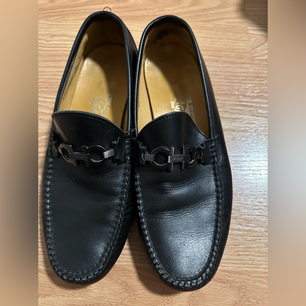 salvatore ferragamo black shoes size 7